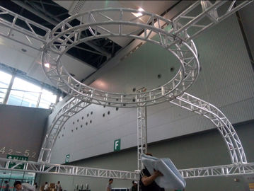 中国 アルミニウムねじトラス上の展覧会のための円の照明トラス サプライヤー
